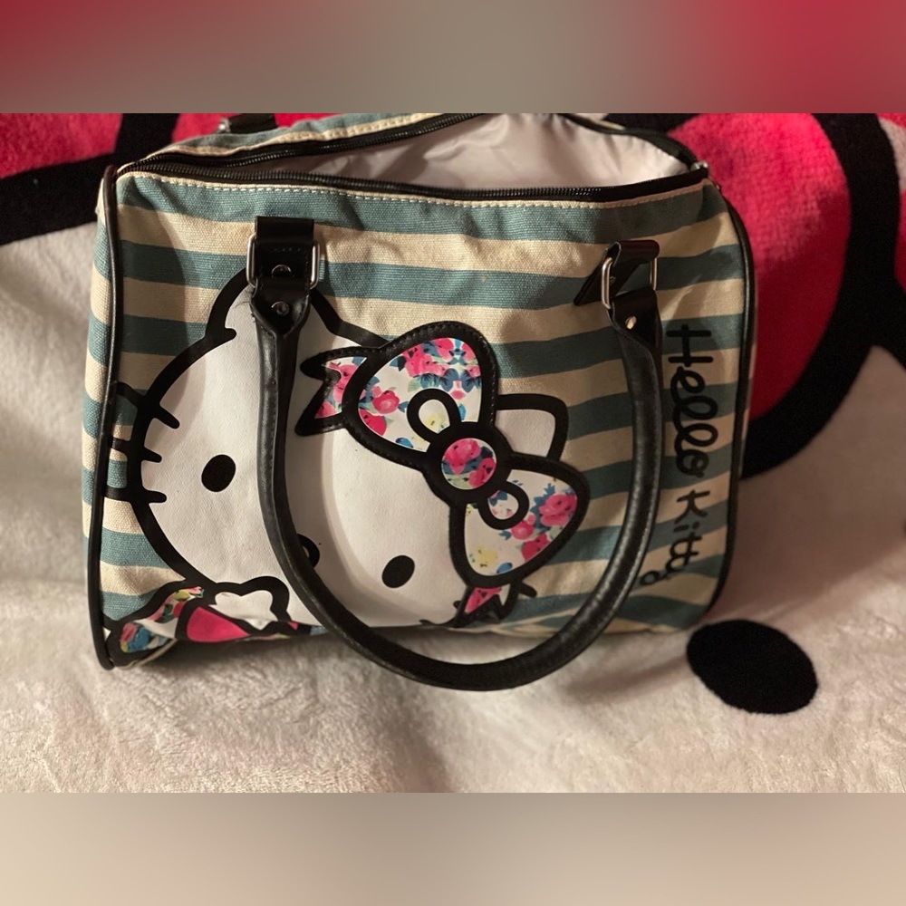 Hello kitty purse